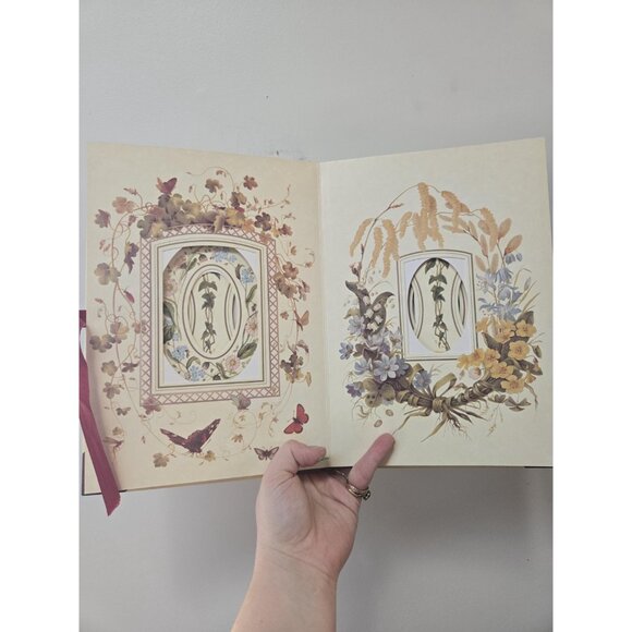 VINTAGE 1990S Victorian Style Photo Album - Picture 4 of 4